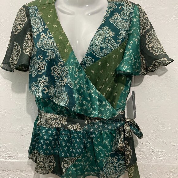 NWT Guess Blouse Short sleeve Ferra Top Sheer Bandana Print Green Side Tie M - Picture 3 of 13
